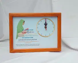 Jam dinding. Jam dinding pigura.