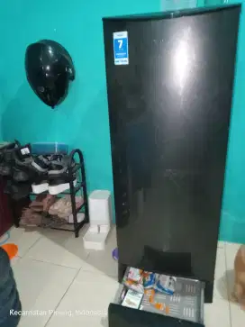 DIJUAL kulkas merek aqua