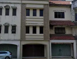 Ruko Surabaya Barat  Galeria Pakuwon Indah, Hadap Jalan Raya Kembar