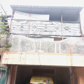 Dijual cepat rumah 2 lantai.