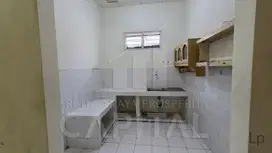 RUANG USAHA NUANSA RUMAH CLASSIC DI SAYAP JALAN SUNDA