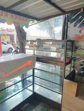 Etalase Jualan Almunium