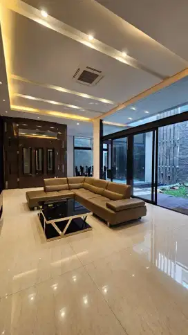 Hot Bagus Mewah Tropical Modern 3.5 Lantai Semi Furnish Lift Rooftop