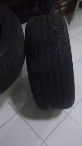 2 BAN BEKAS ALPART MERK DUNLOP