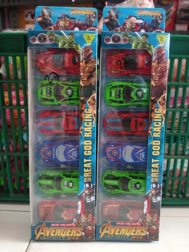 Mainan Anak mobil Avengers isi 5