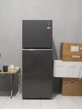 Kulkas 2 pintu AQUA model terbaru