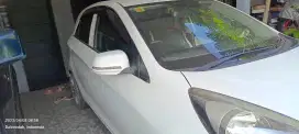 Picanto matic 2012 warna putih