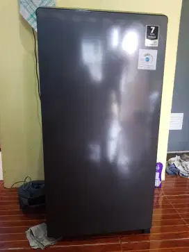 KULKAS 1 PINTU MEREK AQUA