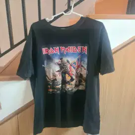 Kaos Iron Maiden Pull & Bear size L kondisi like new original