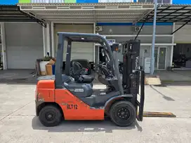 Forklift Th 2014 Toyota 8FG25 (2,5 Ton) Bensin/LPG