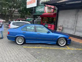 BMW 323i 1996 Bensin