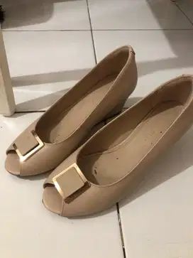 Sepatu wanita baru