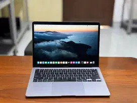 Macbook air retina 2020 i7 16/500