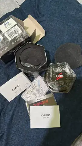 Dijual jam tangan G-Shock BNIB GA-2100-1A2DR Digital - Analog