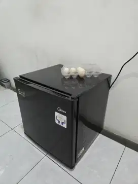 DIJUAL NEGO BEKAS KULKAS MINIBAR MIDEA