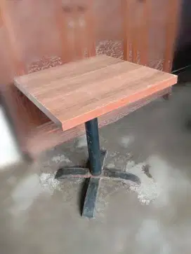 Meja Cafe kaki Besi