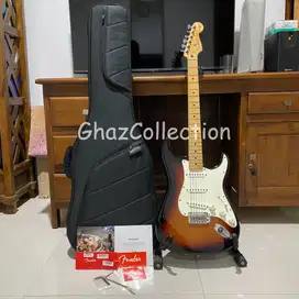 Fender Stratocaster Player Series MN 3 Tone Sunburst with Gigbag
