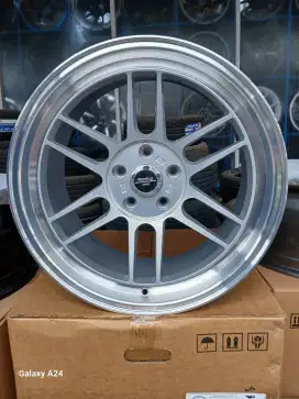 Enkei rpt1 ring 18x9,5 pcd 5x114,3 ET 25 innova reborn venturer
