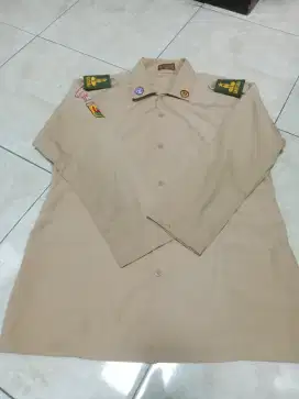 Baju Pramuka wanita no 18 satu stel