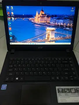 Laptop murah merek acer lengkap dengan charger dll