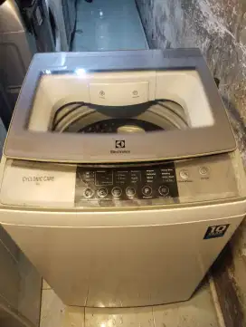 Eletrolux 8kg siap pakai  garansi servis 1thn dluar sparepart