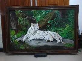 Lukisan harimau putih background pemandangan realistis