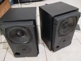 Speaker bookshelf mission