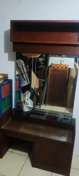 Meja bufet rias