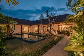 CONTEMPORARY THREE-BEDROOM VILLA IN SESEH WITH LUSH GARDEN AND POOL