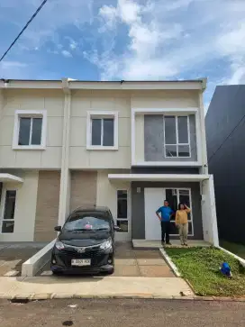 DIJUAL / OVER KREDIT RUMAH BARU PARADISE SERPONG CITY 2