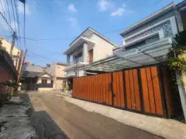 Rumah di pusat kota Purwakarta (PERUMAHAN OESMAN SINGAWINATA)