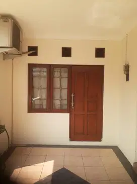 Rumah Bagus 2 Lantai di Kemang Pratama Bekasi