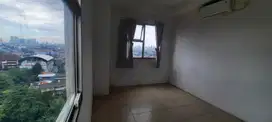 Apartemen 1 kamar tidur, unit hoek, langka, view perkotaan, balcony