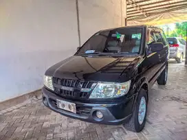 2013 Isuzu panther 2.5 LM Plat W yon mobil bekas sekoto
