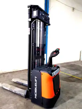 Stacker full electric noblelift 1.5 ton 2 ton