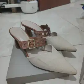 CHARLES & KEITH HEELS/CONVERED OPEN-BACK/MULE