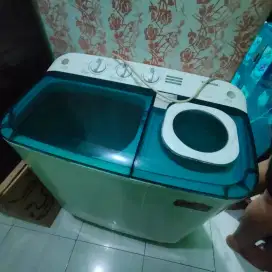 Dijual selagi ada, mesin cuci merk Toshiba 2 tabung