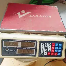 Timbangan cas 30 kg digital. DAIJIN