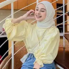 Atasan Kuning Menyala