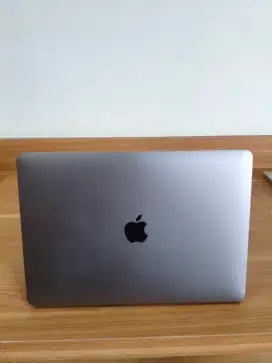 Macbook Pro 2020 13 I5 second Garansi