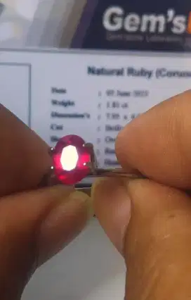 Batu natural Ruby