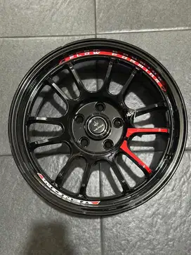 Velg Racing Venom Ring 17 Mobil Innova Zennix Reborn HRV (114,3-5-17)
