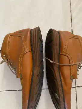 Sepatu boots kulit timberland