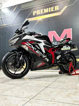 Zx25R ABS Qs 4cilinder KM.2rb Pearl White mewh .Anugerah motor rungkut