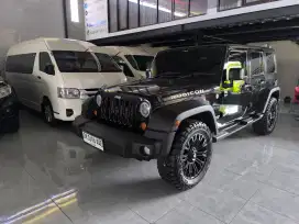 Jeep Wrangler Rubicon 2012 hitam