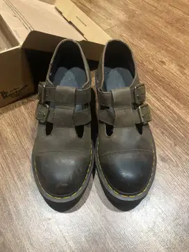 Sepatu dr. Martens second - dr.martens preloved