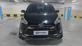 KM Rendah Toyota Sienta 1.5 Q Bensin-AT 2017 Hitam