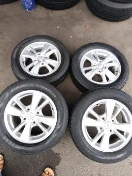 Velg original OEM Toyota Avanza Veloz ring 15 4x114,3 ban 185/65 R15