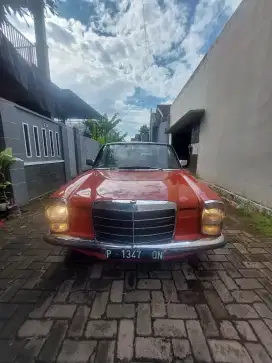 Mercedes W115 240D (Mercy Mini Diesel)