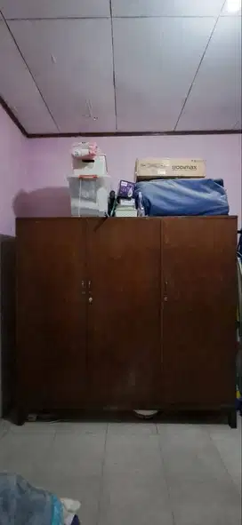 DiJual Cepat Murah Lemari Jati Tempoe Doeloe karena Mau Pindah Rumah,,
